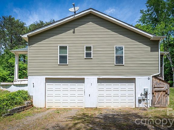 3rd image of 119 Cottontail Ln
