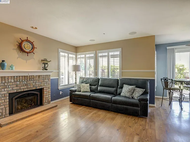 3644 Glasgow Cir — Photo 15