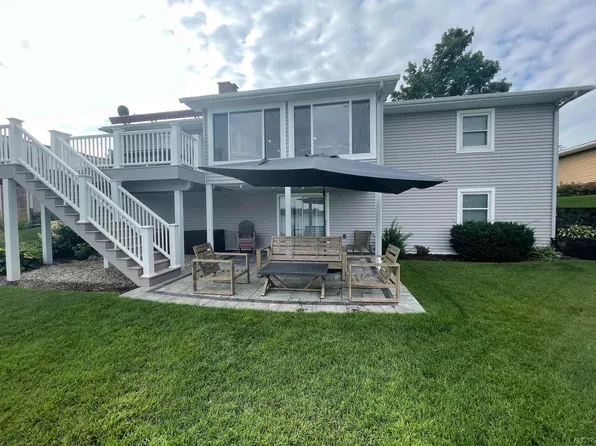 106 Hawthorne Dr, Brooklyn, MI 49230