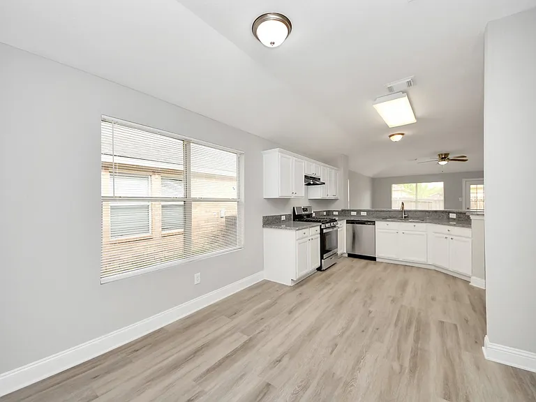 19618 Beachy Ct — Photo 7