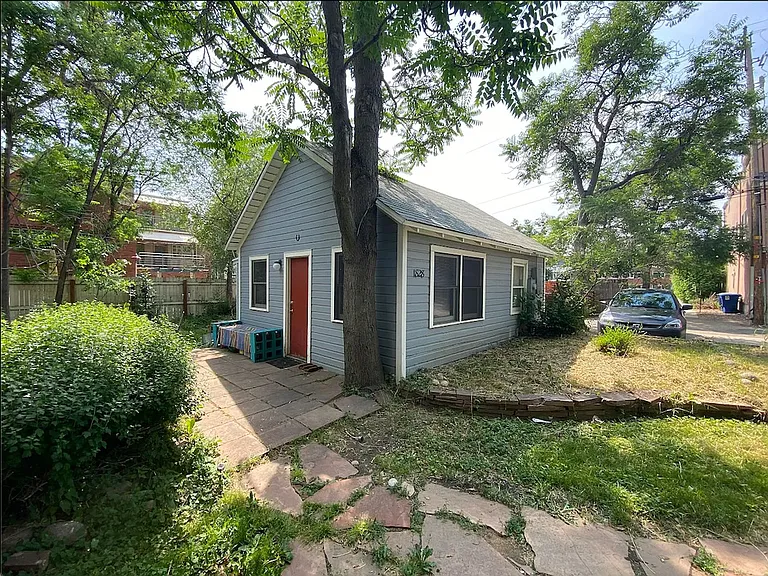 Governor's Row — Photo 1