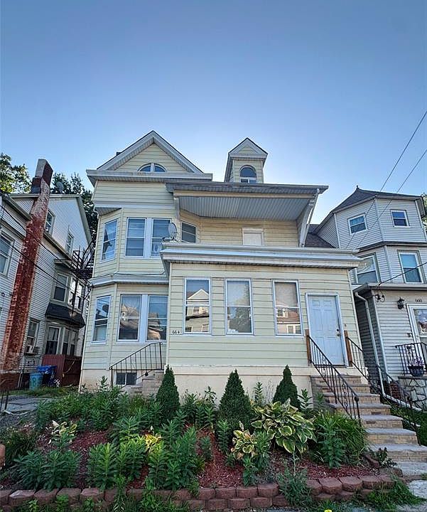1st image of 662-664 E 29th St