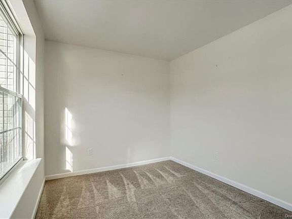 3rd image of 14 Vista Dr