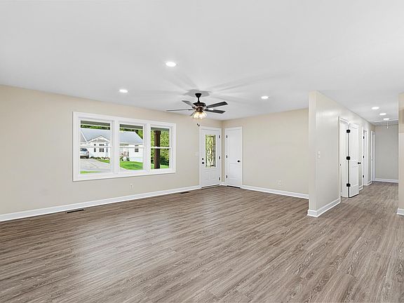 3rd image of 36 Cardinal Dr