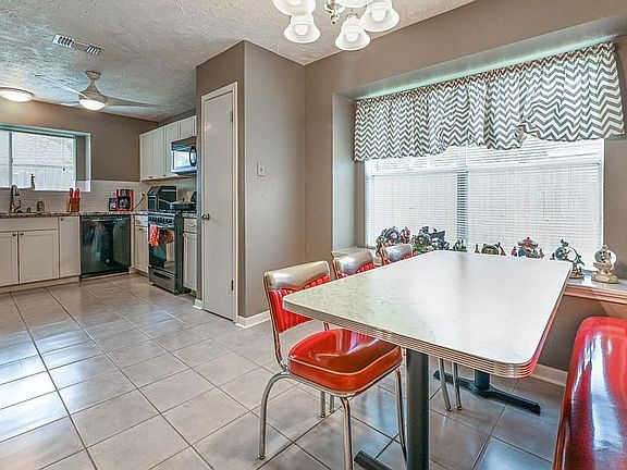 5th image of 2630 Hollymist Dr