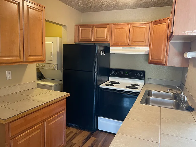 730 E Vermijo Ave #B — Photo 8
