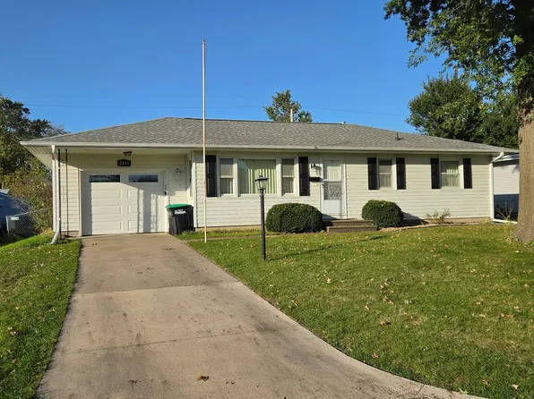 2990 15th Ave, Marion, IA 52302