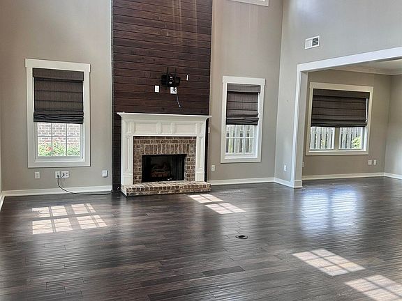 5th image of 2641 Montauk Rd