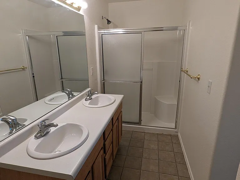 1834 Estates Dr #B — Photo 8