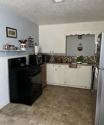 4th image of 202 W Avenue C