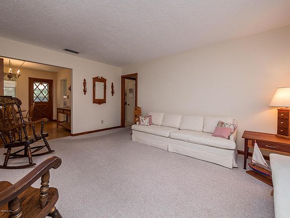 2525 Cesery Blvd-3