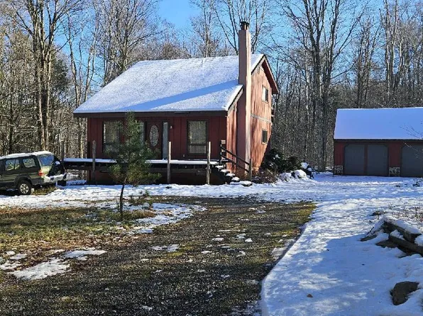 108 Gardner Rd, Newfoundland, PA 18445