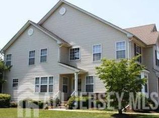 95 Amy Dr, North Brunswick, NJ 08902
