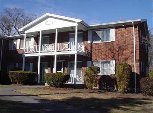 1st image of 2 Bayberry Dr APT 4