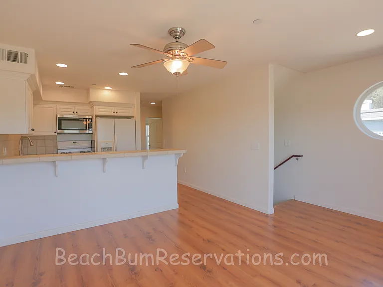484 Stimson Ave — Photo 15