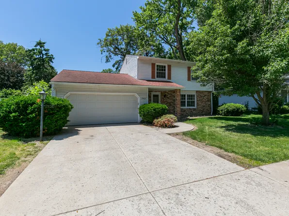 3421 56th Street Pl, Moline, IL 61265