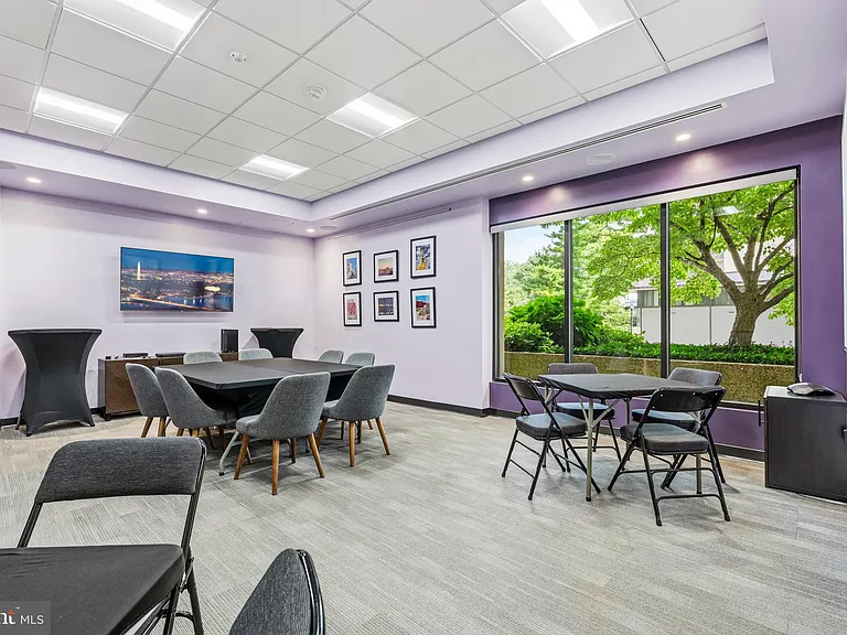 400 Madison St #310 — Photo 32