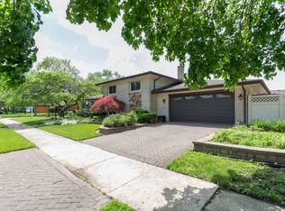 4524 W 99th St, Oak Lawn, IL 60453
