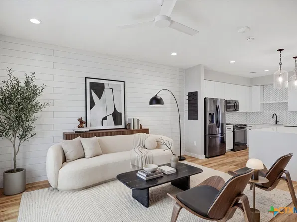 1208 N Academy Ave #3204, New Braunfels, TX 78130