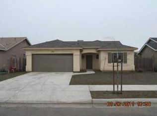 1932 N Virginia Ave, Farmersville, CA 93223