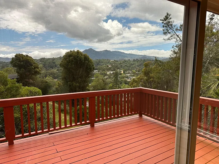 18 Pepper Way — Photo 1