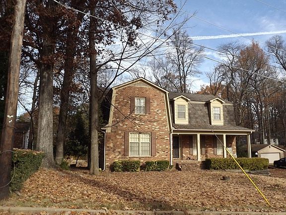 3rd image of 960 Summer Shade Ln