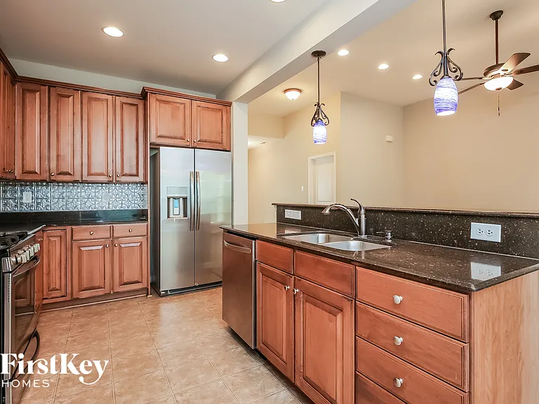 242 Mayfield Dr — Photo 8