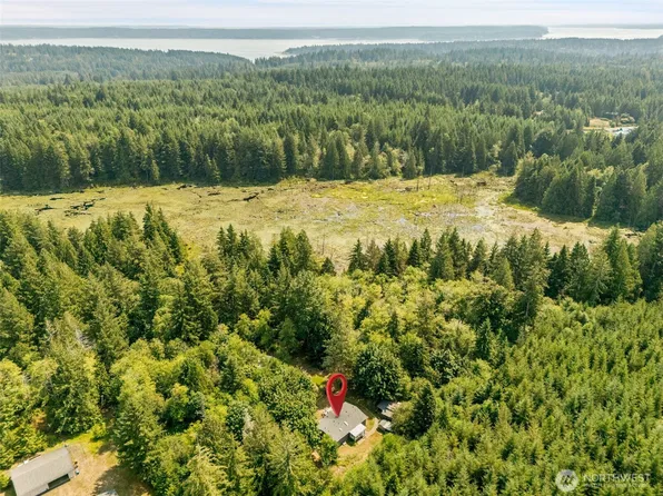 960 E Dawn Drive, Allyn, WA 98524