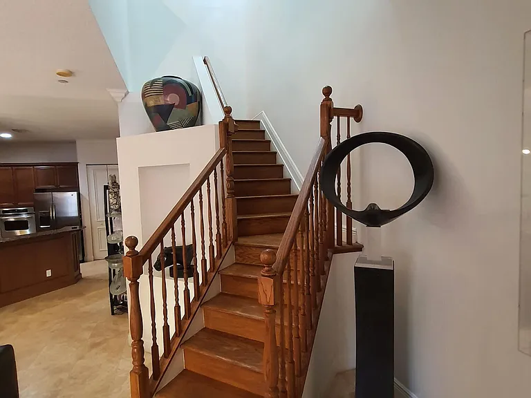 220 NE 69th Cir — Photo 9