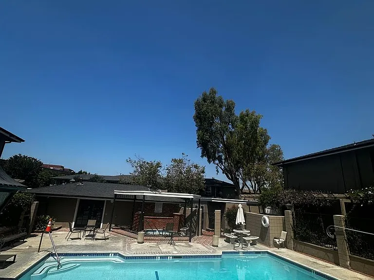 660 S Glassell St — Photo 23
