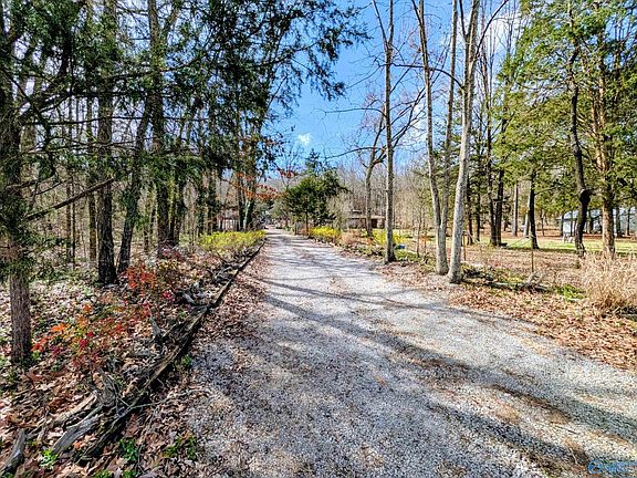 2nd image of 1818 W Lacon Rd