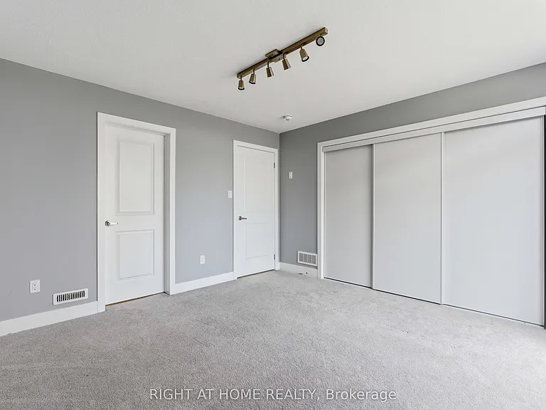 2060 Meadowgate Blvd #10 — Photo 9
