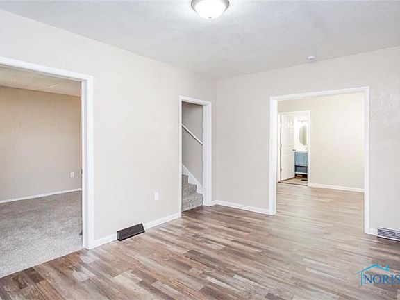 4th image of 426 E Lake St
