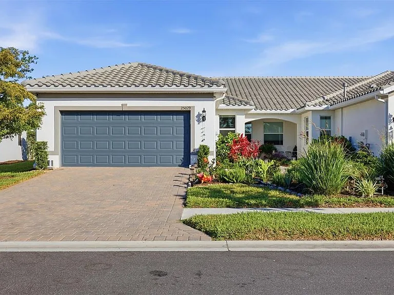 25029 Pearl Lake Cir — Photo 2
