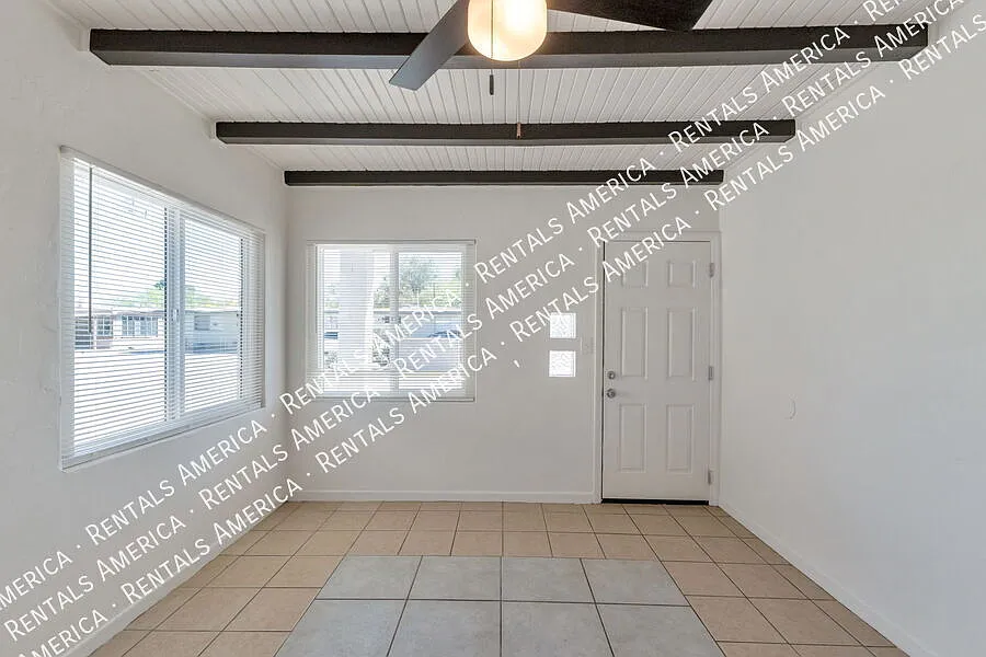 Charming 1 Bed / 1 Bath in Central Tucson — Photo 4