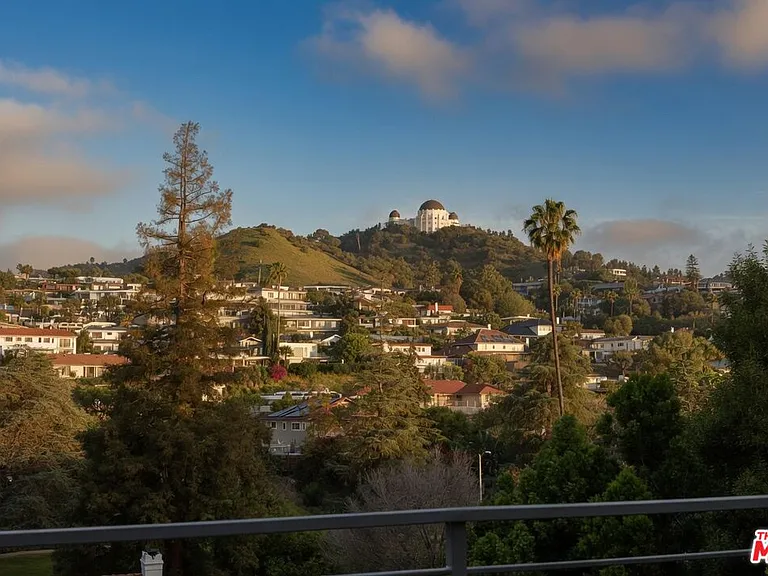 2035 De Mille Dr — Photo 11