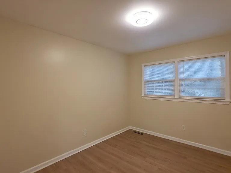 388 Deputy Ln — Photo 1