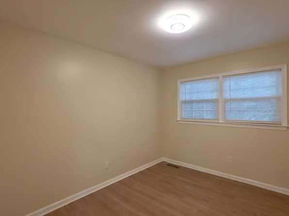 388 Deputy Ln, Newport News, VA 23608