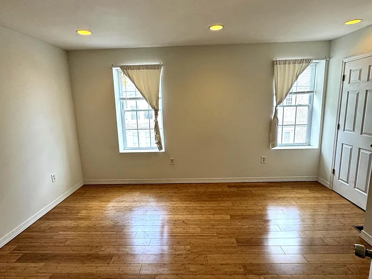 1328 N 6th St #2F — Photo 6