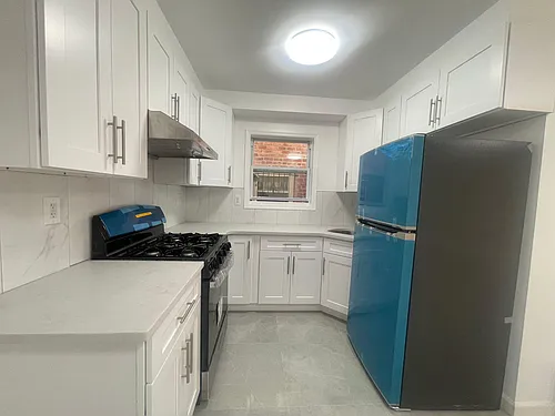 2320 Young Ave #2 Photo 1