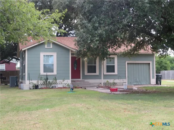 301 & 301A N Colorado St, Edna, TX 77957