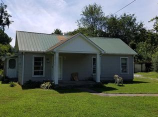 121 Burgess St, Cedar Hill, TN 37032