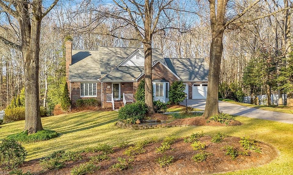 1st image of 401 Poplar Creek Dr