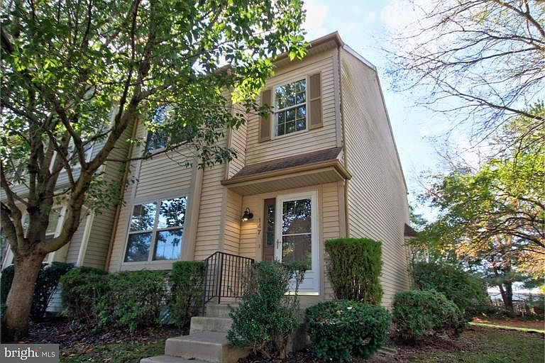 1st image of 147 Evan Ct #147