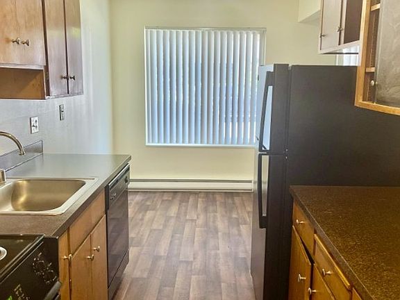 3rd image of 6113 Roosevelt Way NE #A1d58f992