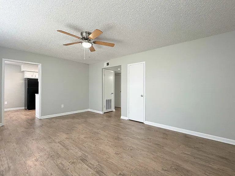 Hidden Pointe Apartments — Photo 8