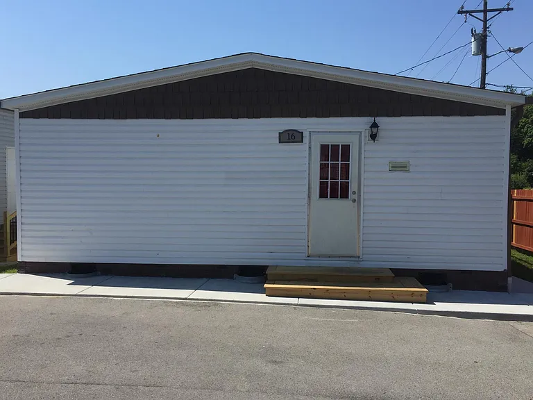 205 Hazelwood Dr — Photo 1