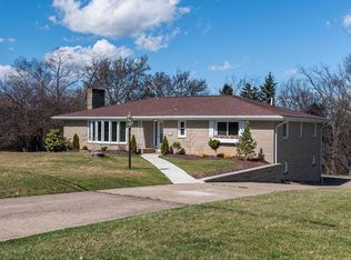2462 Broadlawn Dr, Pittsburgh, PA