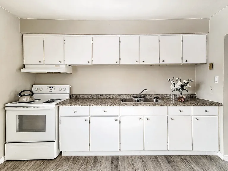 455 Maiden Ln — Photo 4