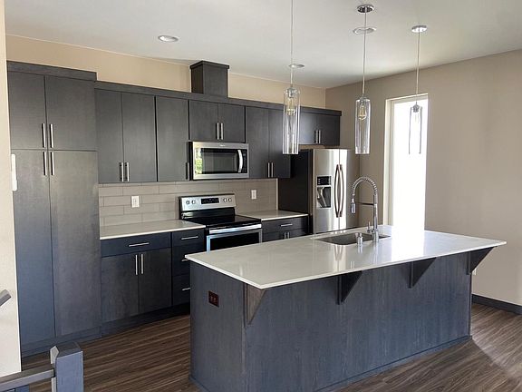 5th image of 17830 19th Ave #W